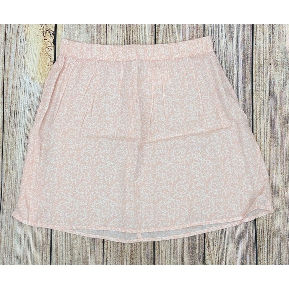 Abound Dresses & Skirts - Abound Women's Skirt Size Medium White Pink Mini‎ Moo Elastic Waist NWT